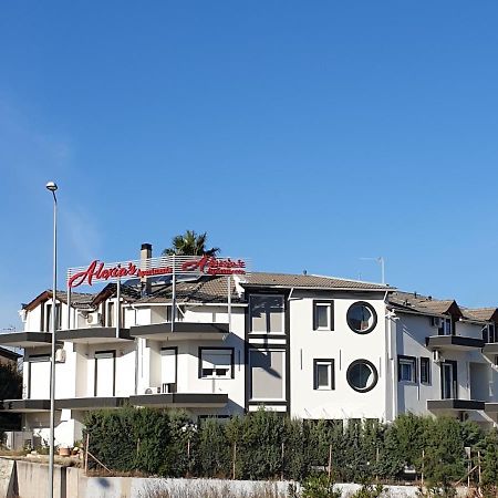 Alexia'S Apartments 리오 외부 사진